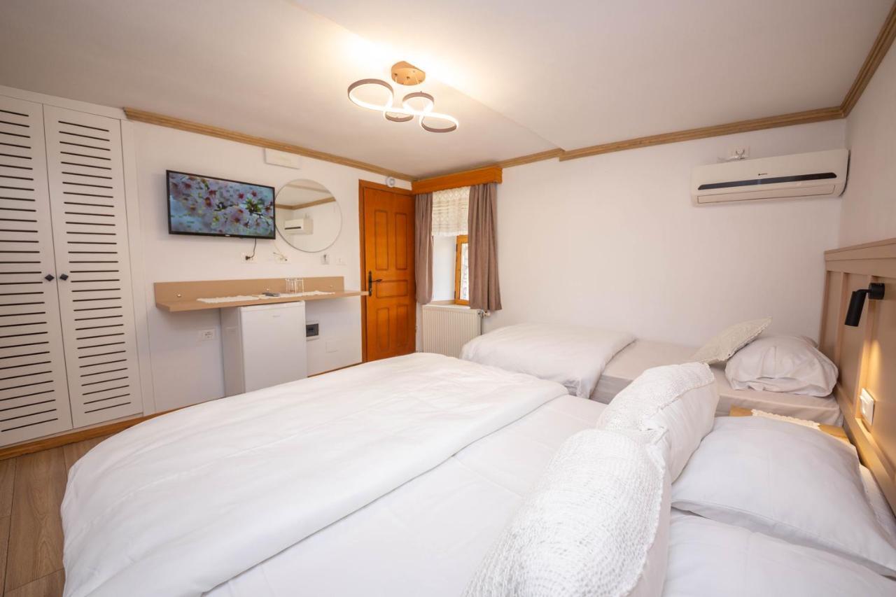 Bed And Breakfast Kotoni Gjirokastër Eksteriør billede