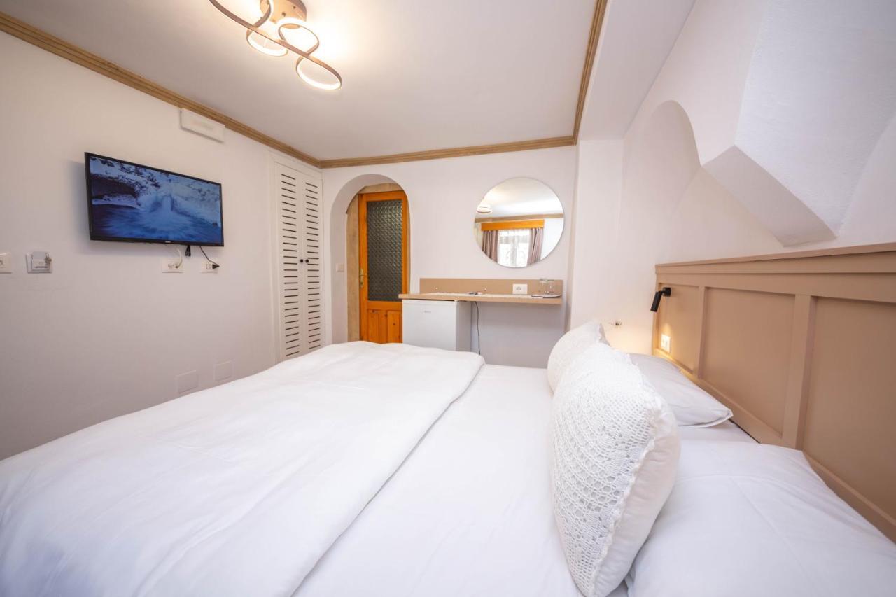 Bed And Breakfast Kotoni Gjirokastër Eksteriør billede