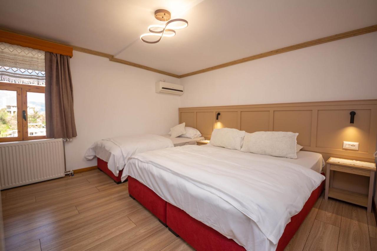 Bed And Breakfast Kotoni Gjirokastër Eksteriør billede