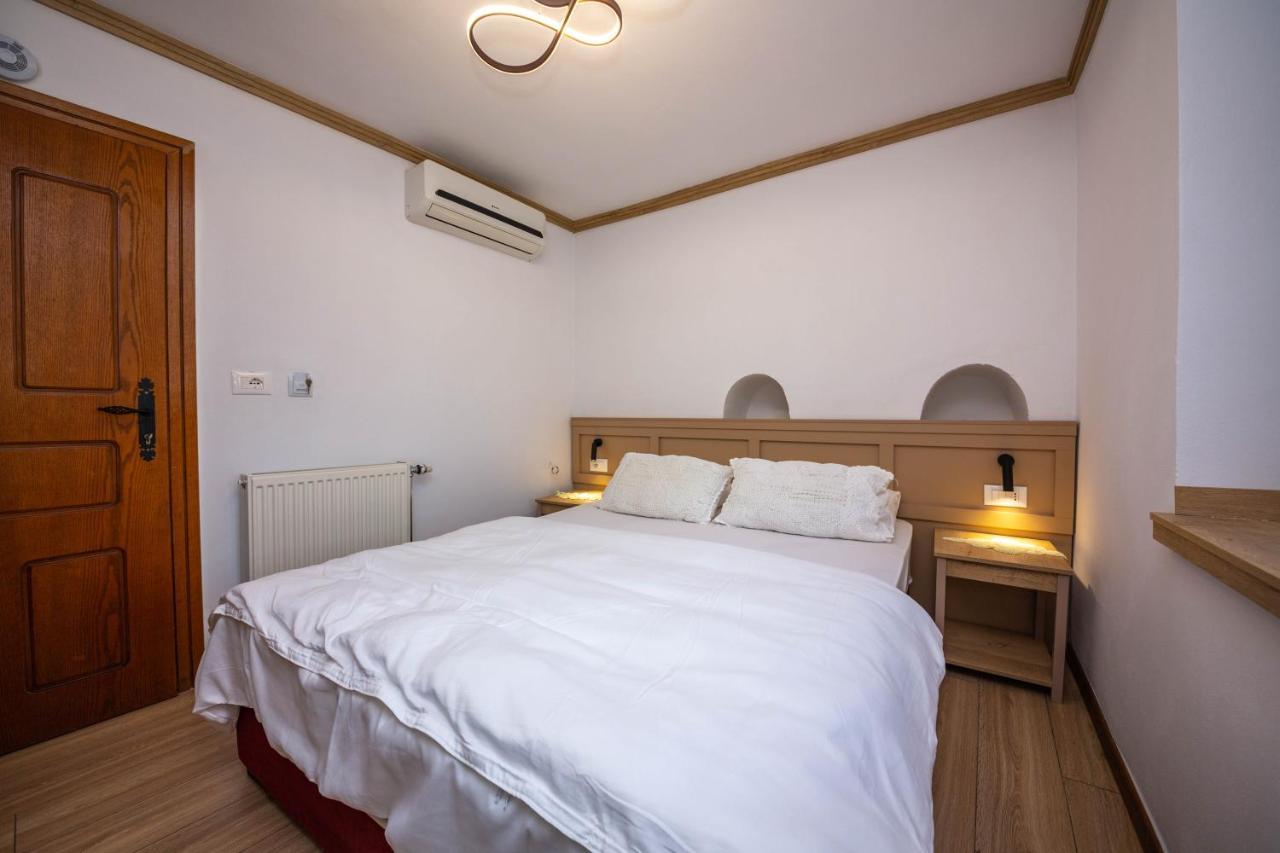 Bed And Breakfast Kotoni Gjirokastër Eksteriør billede