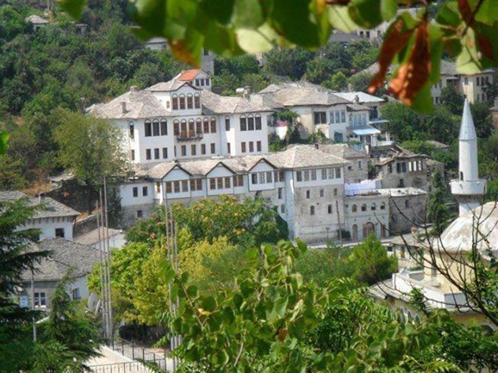 Bed And Breakfast Kotoni Gjirokastër Eksteriør billede
