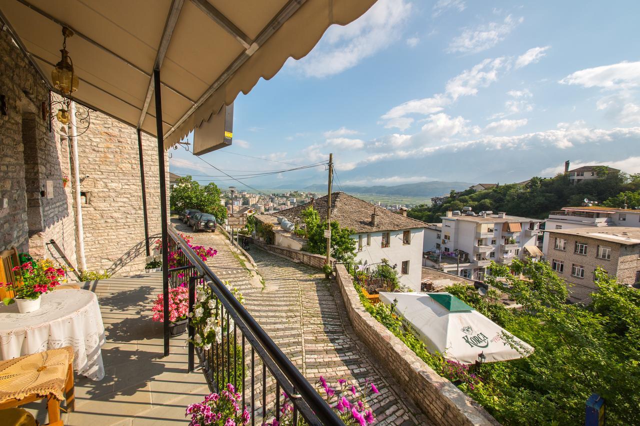 Bed And Breakfast Kotoni Gjirokastër Eksteriør billede