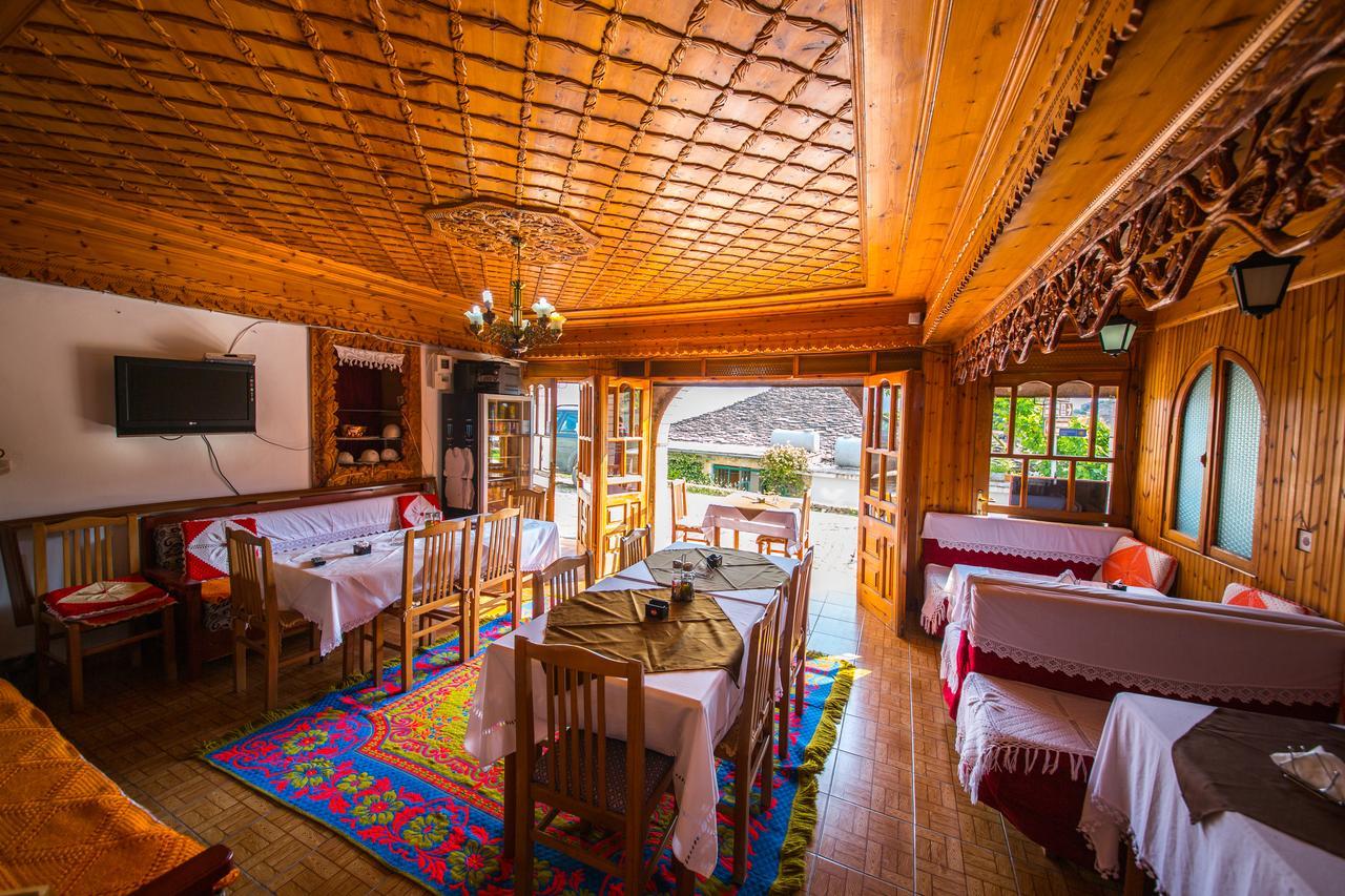 Bed And Breakfast Kotoni Gjirokastër Eksteriør billede